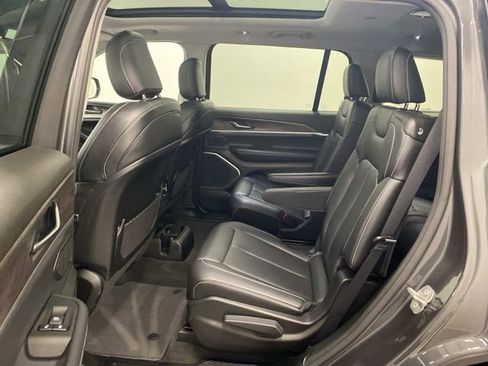 Used 2022 Jeep Grand Cherokee L Limited w/ Trailer Tow Group (B) image 25