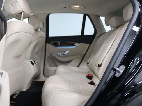 Used 2018 Mercedes-Benz GLC 300 4MATIC image 37