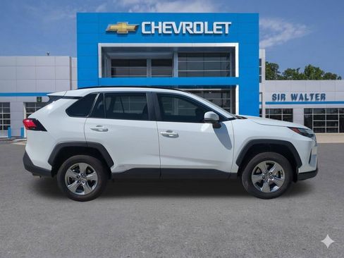 Used 2025 Toyota RAV4 XLE AWD/4WD image 7
