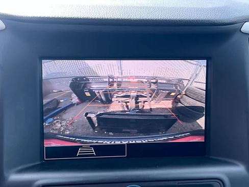Used 2024 GMC Terrain SLE AWD/4WD image 17