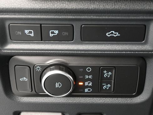 Used 2022 Ford F150 Lariat RWD image 21