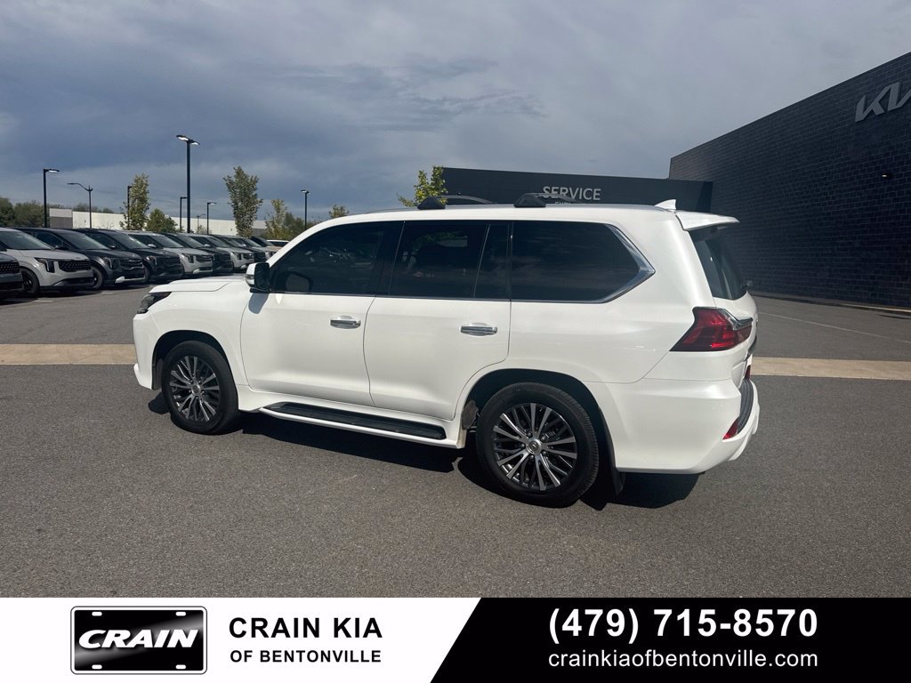 Used 2016 Lexus LX 570 4WD w/ Luxury Package image 4