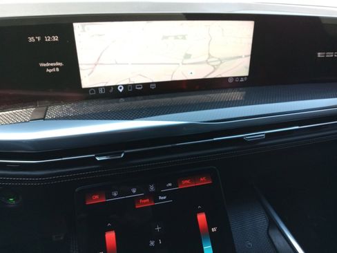 Used 2025 Cadillac Escalade V w/ LPO, ONYX Package image 16