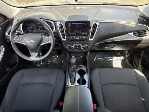 Used 2024 Chevrolet Malibu LT FWD image 17