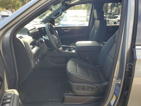 New 2026 Chevrolet Suburban High Country w/ Sun And Tow Package AWD/4WD image 18