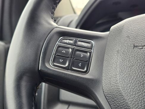 Used 2020 RAM 1500 Classic SLT w/ Luxury Group image 35