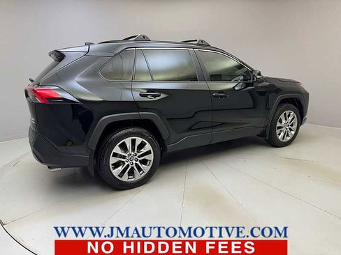 Used 2019 Toyota RAV4 XLE Premium w/ All Weather Liner Package AWD/4WD image 5