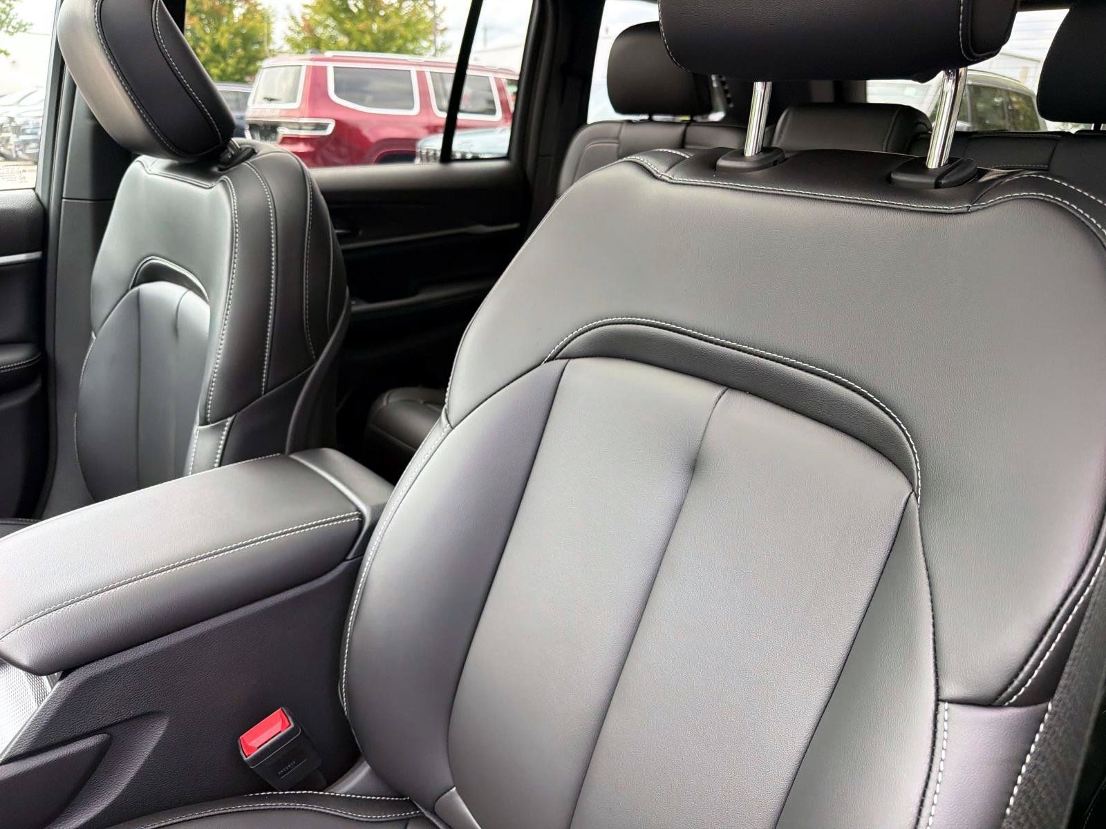 New 2027 Jeep Grand Cherokee Limited AWD/4WD image 11