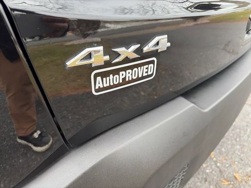 Used 2019 Jeep Renegade Latitude w/ Popular Equipment Group image 13