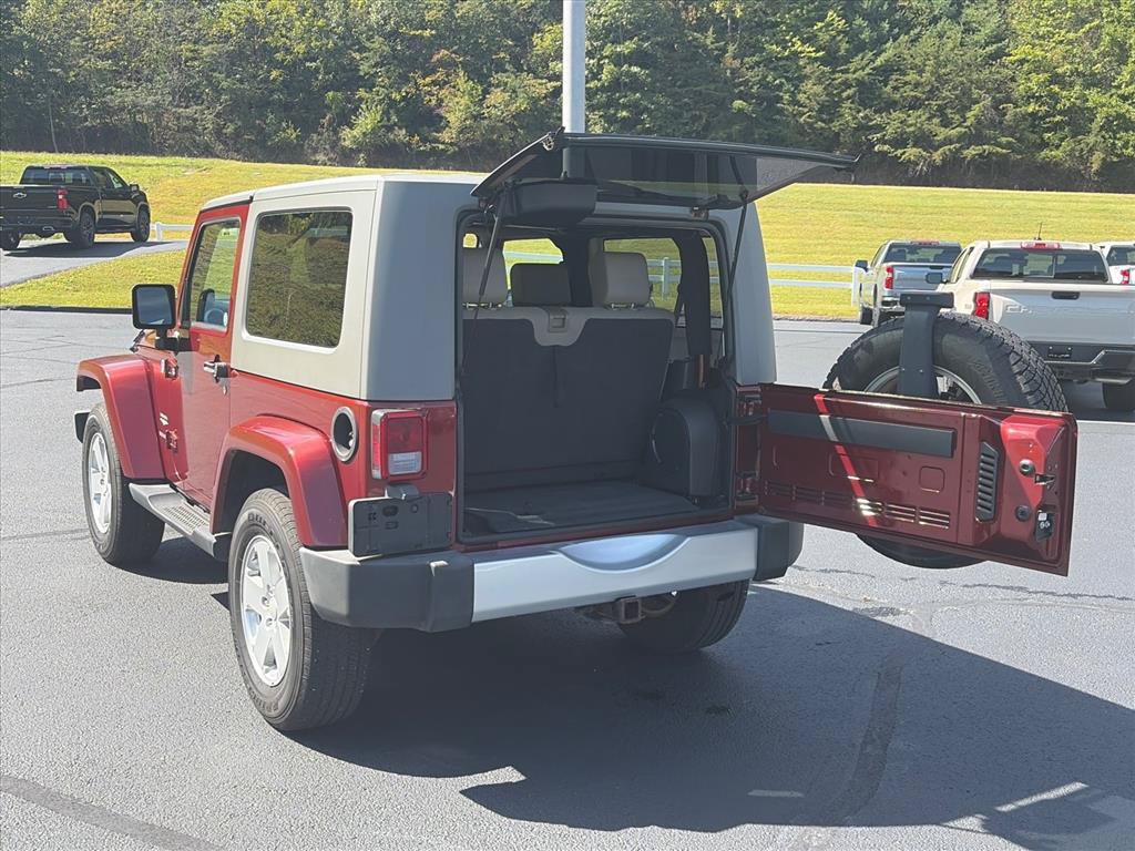 Used 2008 Jeep Wrangler Sahara w/ Dual Top Group AWD/4WD image 31