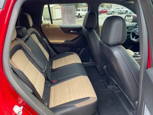 Used 2025 Chevrolet Equinox ACTIV w/ Safety and Technology Package FWD image 37