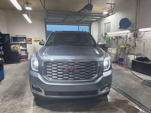 Used 2018 GMC Yukon Denali w/ Open Road Package AWD/4WD image 10