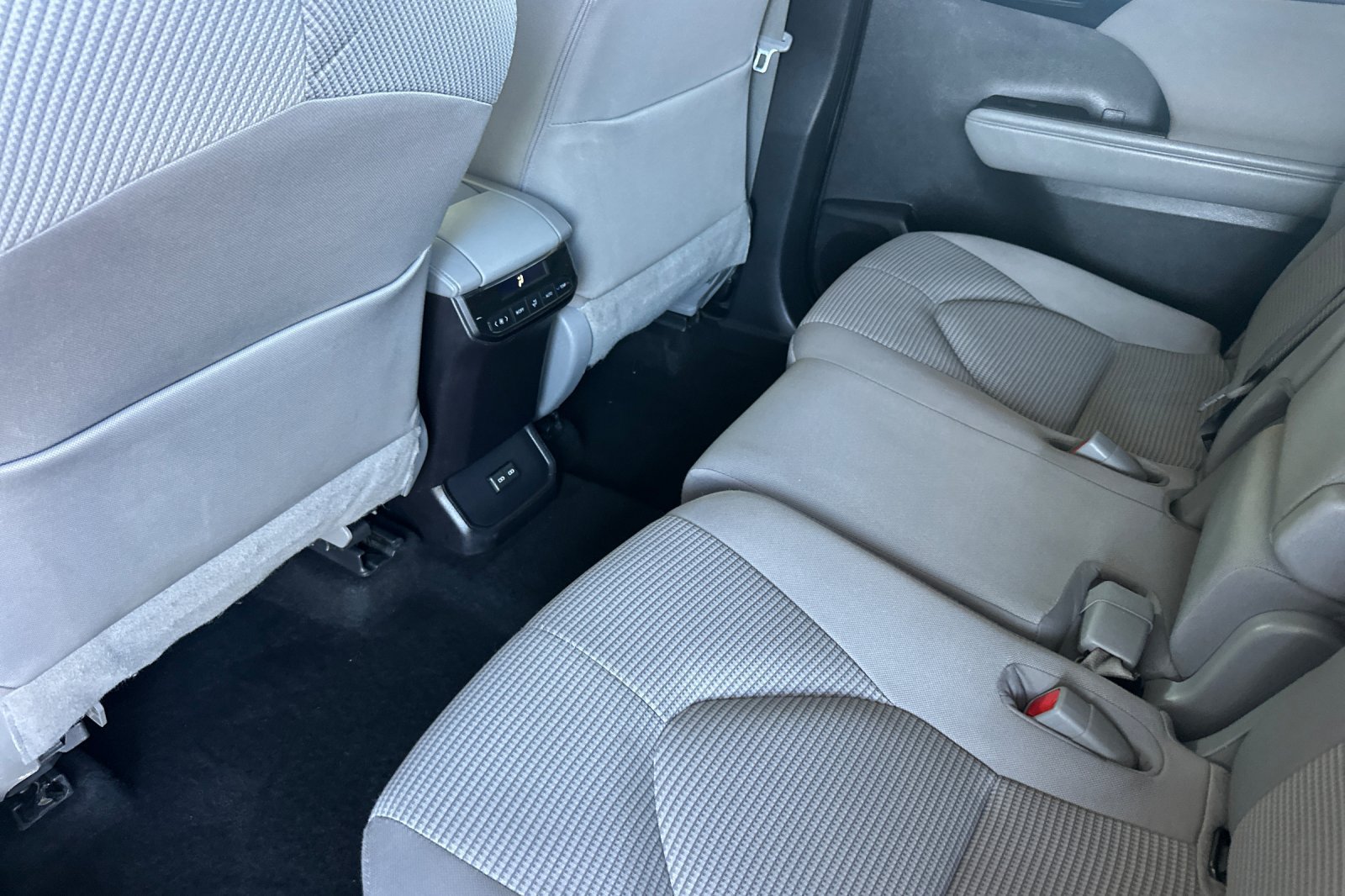 Certified 2022 Toyota Highlander LE AWD/4WD image 15