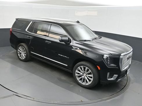 Used 2022 GMC Yukon Denali AWD/4WD image 32