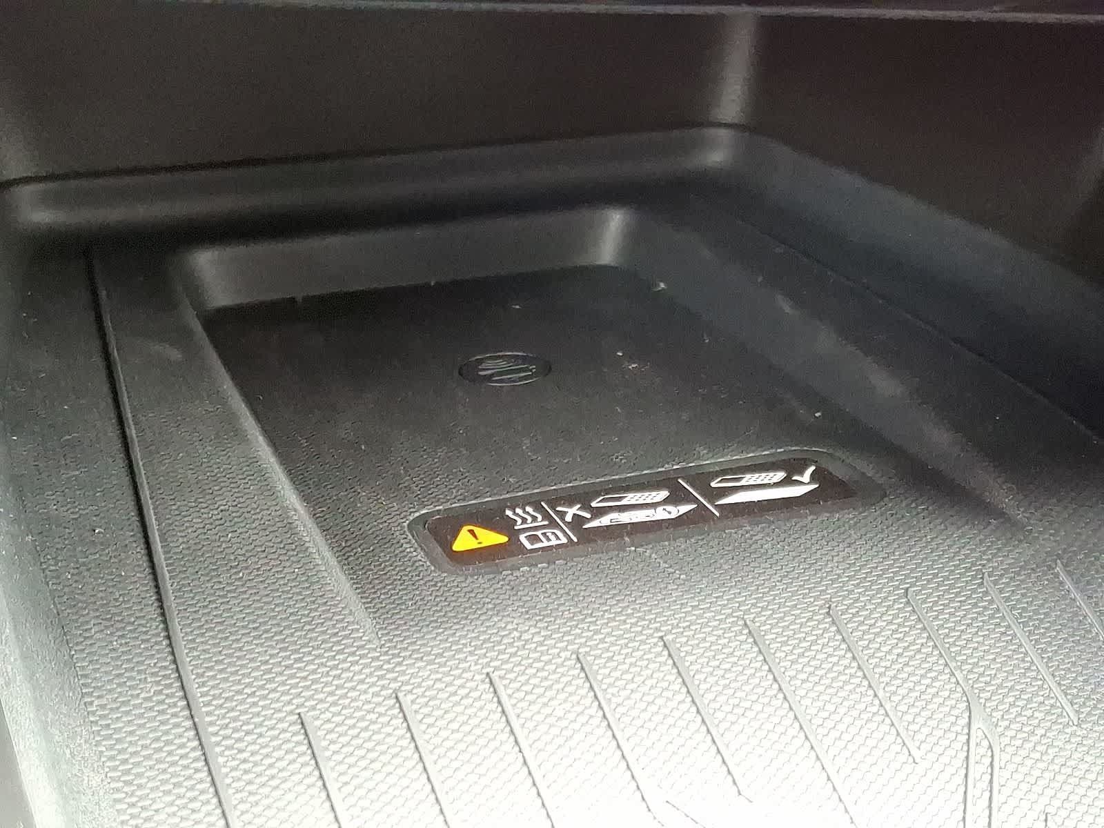 New 2025 Chevrolet Equinox EV LT FWD image 18
