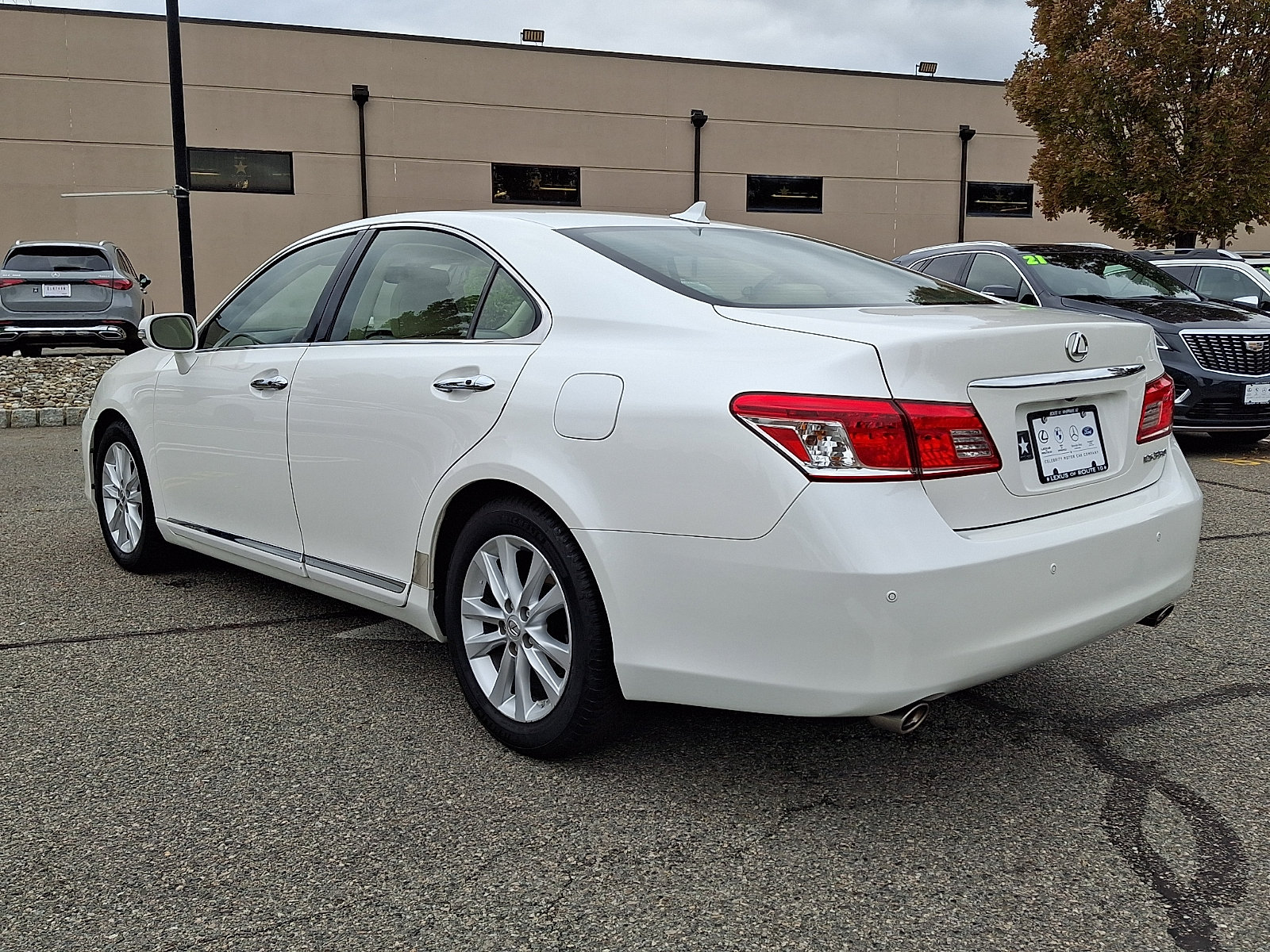 Used 2011 Lexus ES 350 FWD image 4