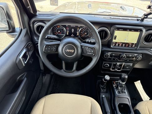 Used 2023 Jeep Wrangler Unlimited Sport AWD/4WD image 15