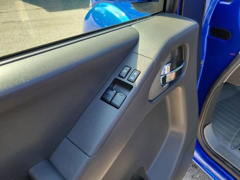 Used 2012 Nissan Frontier PRO-4X image 9
