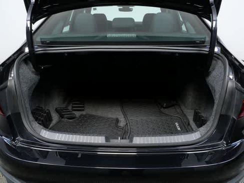 Certified 2025 Volkswagen Jetta Sport image 30