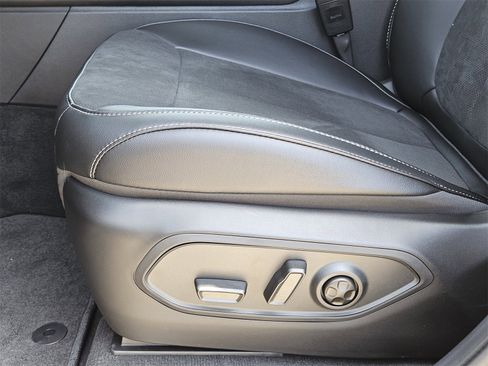 New 2025 Jeep Grand Cherokee L Altitude image 23