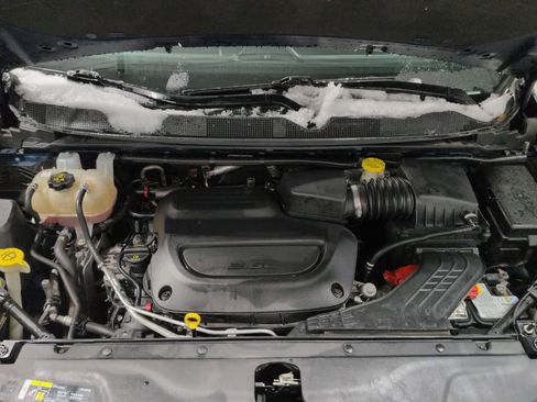 Used 2021 Chrysler Pacifica Touring-L image 7