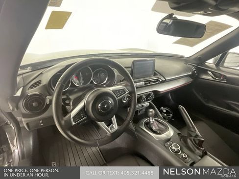 Used 2018 MAZDA MX-5 Miata Club RWD image 23