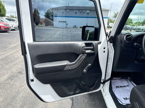 Used 2016 Jeep Wrangler Unlimited Sport w/ Connectivity Group image 18