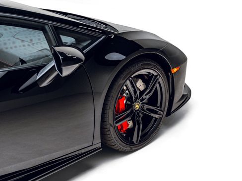 Used 2021 Lamborghini Huracan EVO RWD image 19
