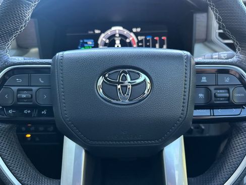 Used 2025 Toyota Sequoia Capstone image 25