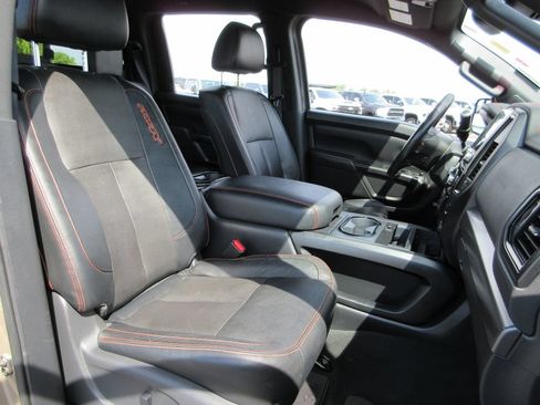 Used 2021 Nissan Titan PRO-4X w/ Pro-4x Convenience Package AWD/4WD image 23