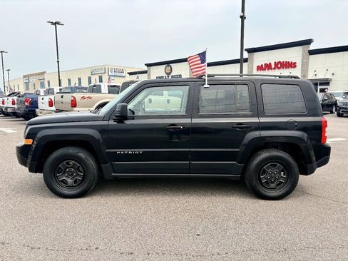Used 2016 Jeep Patriot Sport w/ Power Value Group FWD image 3