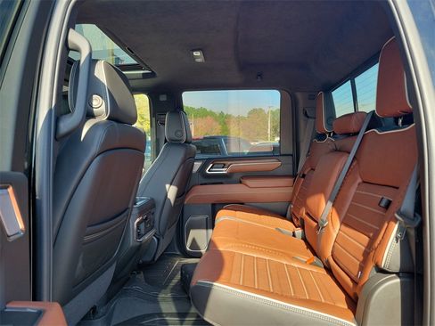 New 2025 GMC Sierra 3500 Denali Ultimate image 13