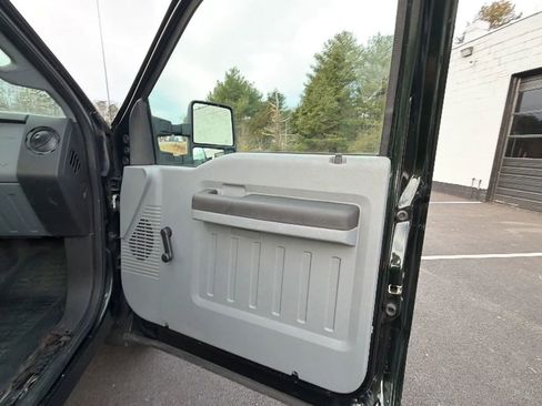 Used 2012 Ford F250 XL w/ Snow Plow Prep Pkg image 29