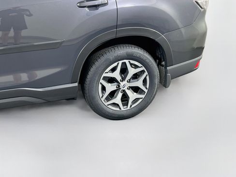 Used 2023 Subaru Forester Premium AWD/4WD image 30