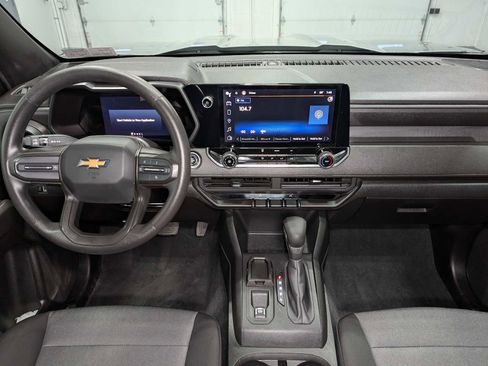 Used 2023 Chevrolet Colorado W/T RWD image 16