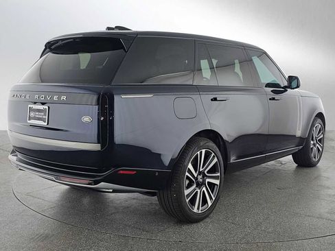 Used 2023 Land Rover Range Rover Long Wheelbase SE image 5