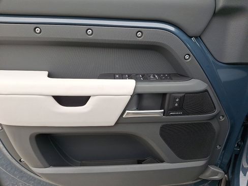 New 2026 Land Rover Defender 110 S image 5