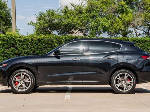 Used 2017 Maserati Levante S AWD/4WD image 33