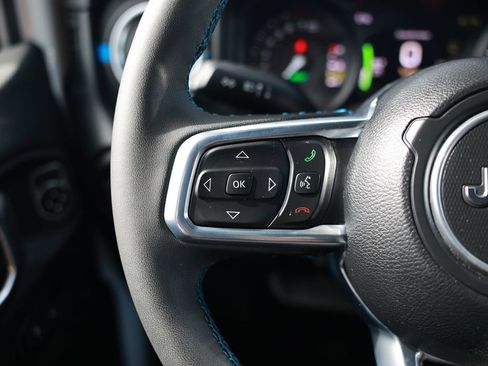 Used 2024 Jeep Wrangler High Altitude image 23