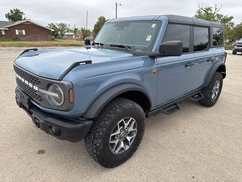Used 2025 Ford Bronco Badlands AWD/4WD image 3