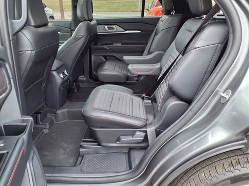 Used 2025 Ford Explorer ST-Line image 19