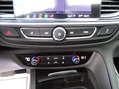 Used 2019 Buick Regal Preferred w/ Driver Confidence Package I FWD image 26