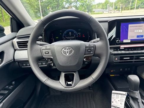 Used 2026 Toyota Camry LE w/ Convenience Package FWD image 19