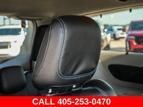 Used 2021 Chrysler Pacifica Touring-L FWD image 24
