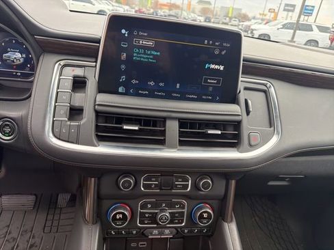 Used 2023 Chevrolet Suburban High Country image 12