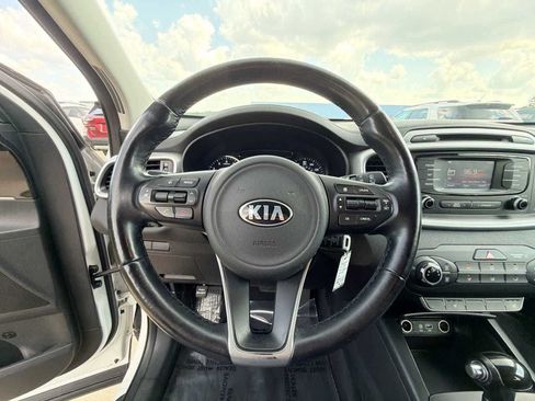 Used 2016 Kia Sorento AWD w/ LX Convenience Package image 19