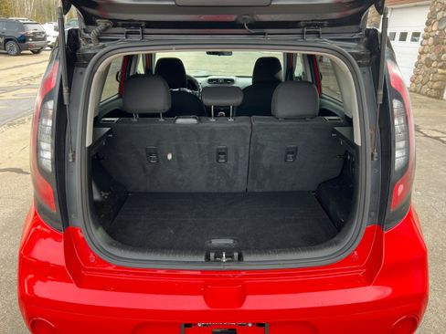 Used 2018 Kia Soul + image 18