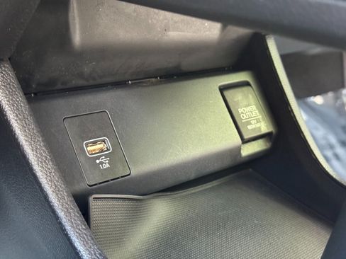 Used 2019 Honda HR-V LX image 26