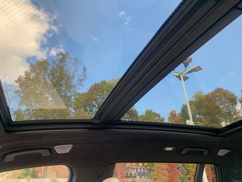 Used 2023 BMW X7 M60i w/ Executive Package image 22