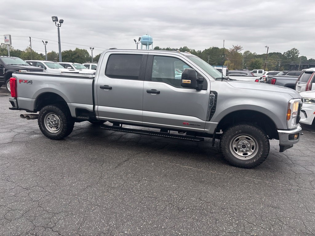 Used 2024 Ford F250 XL AWD/4WD image 2